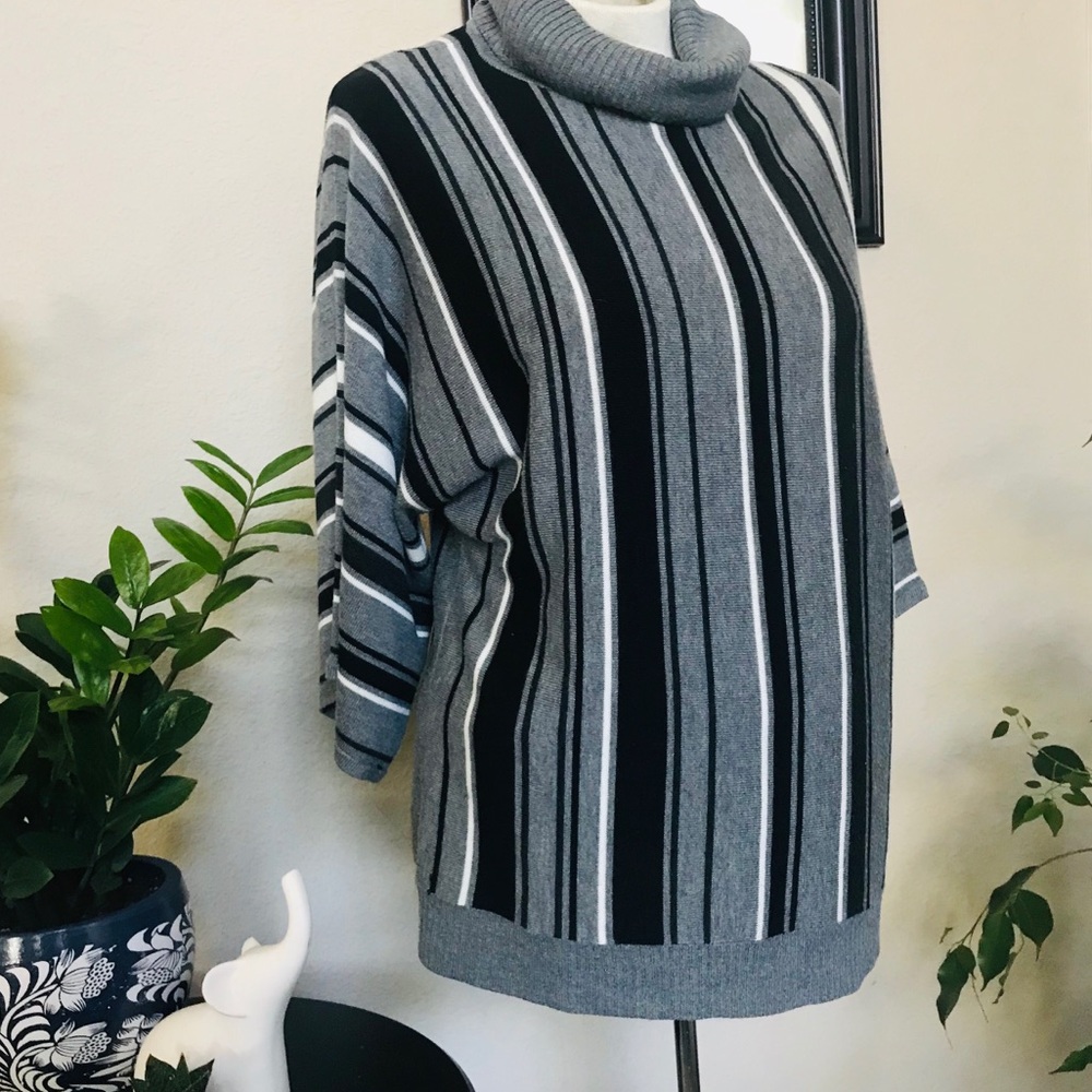 NY&Co XL Slouchy Turtleneck Dolman Sleeve Sweater - Picture 2 of 9